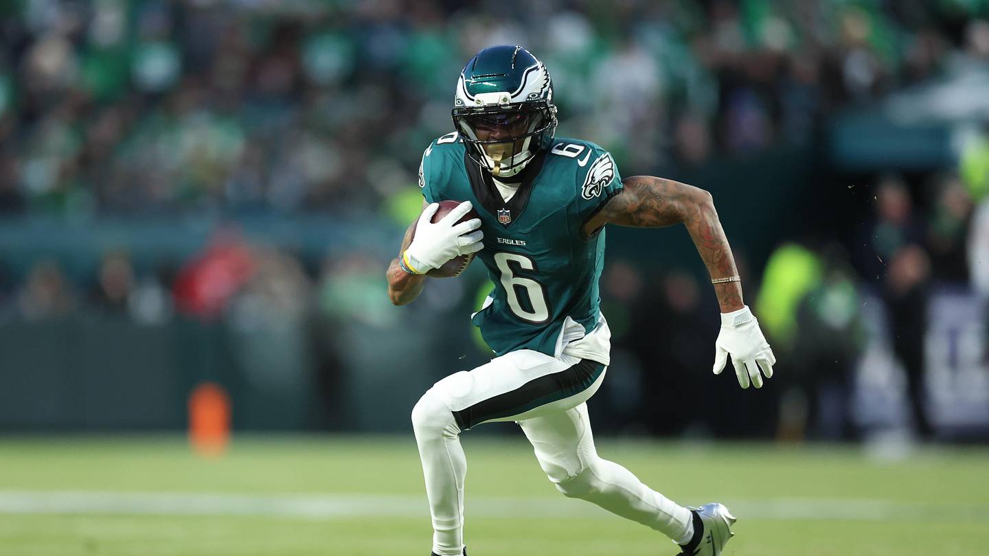 Is DeVonta Smith a Deep-Ball WR? Why The Numbers May Surprise The Eagles