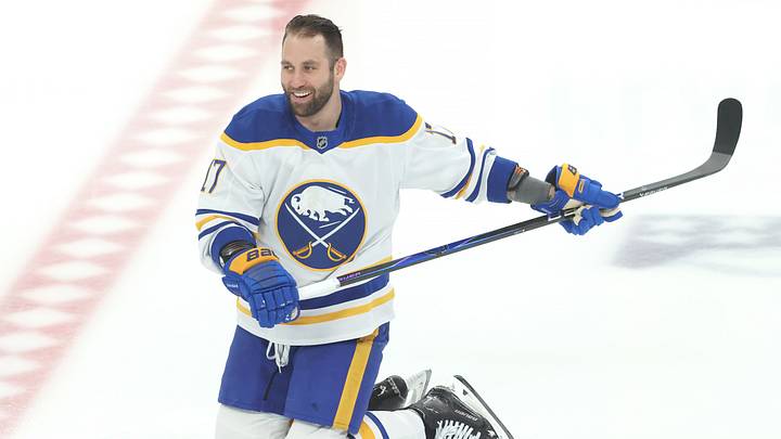 Buffalo Sabres left wing Jason Zucker (17) warms up against the Pittsburgh Penguins at PPG Paints Arena. Mandatory Credit: Charles LeClaire-Imagn Images Buffalo Sabres left wing Jason Zucker (17) warms up against the Pittsburgh Penguins at PPG Paints Arena. Mandatory Credit: Charles LeClaire-Imagn Images
