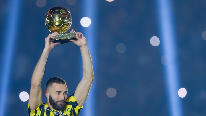 Karim Benzema lors de sa présentation a Al Ittihad