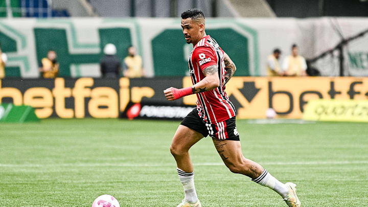Luciano defendeu o Grêmio antes de se transferir para o São Paulo