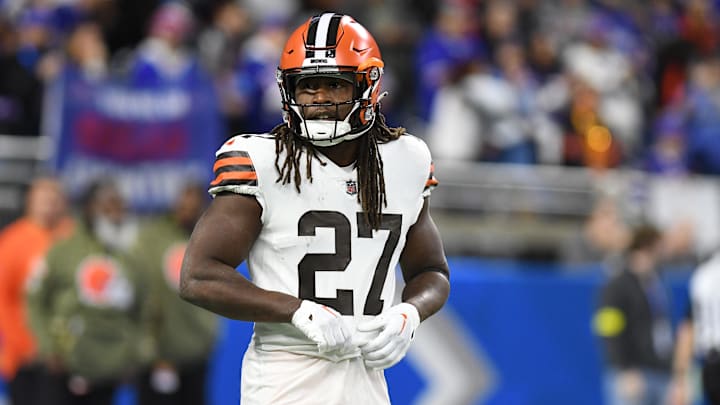 Cleveland Browns running back Kareem Hunt subtly questioned head coach Kevin Stefanski for his usage and crucial third down call that cost the team.