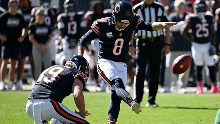 Chicago Bears kicker Cairo Santoskicks a field goal against the New York Jets. Mandatory Credit: Matt Marton-Imagn Images Chicago Bears kicker Cairo Santoskicks a field goal against the New York Jets. Mandatory Credit: Matt Marton-Imagn Images