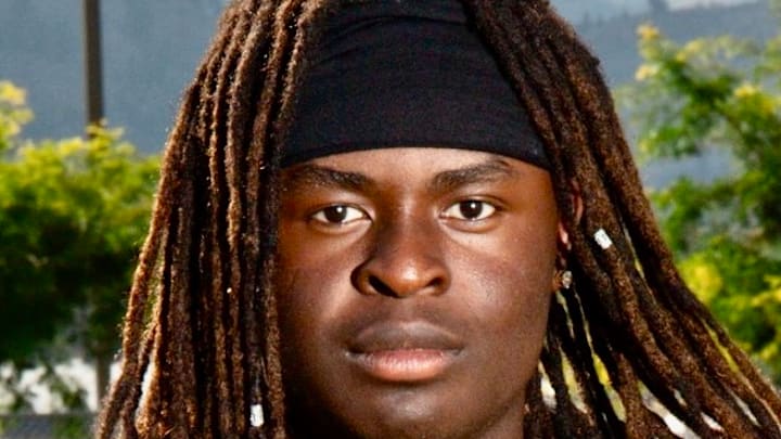 Prin Fox (UNLV) became Cashmere's first legitimate NCAA D1 football commitment since the Ken and Ron Collins of the 1980s.