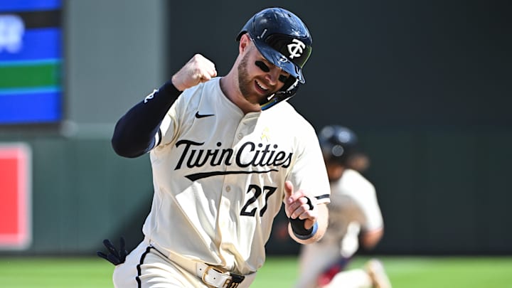 Former Minnesota Twins coach Matt Borgschulte is returning to the team to replace David Popkins as hitting coach.