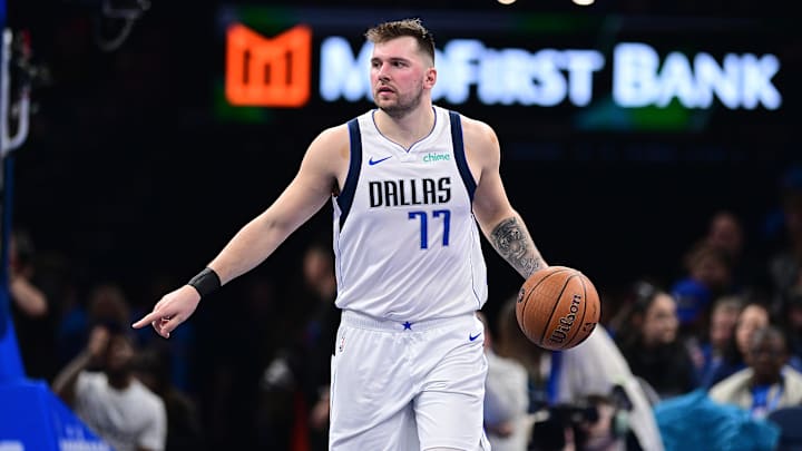 Luka Doncic alista su debut con los Lakers 