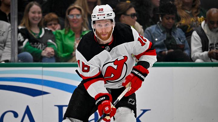 New Jersey Devils right wing Connor Brown (16) skates with puck and scores a goal on a breakaway: Jerome Miron-Imagn Images