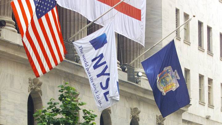 9/17/2001 -- Workers in the financial district file past the New York Stock Exchange on Broad St. on the first day of trading since the terrorist attack on the World Trade Center. ORG XMIT: BACK TO WORK111.JPG 9/17/2001 -- Workers in the financial district file past the New York Stock Exchange on Broad St. on the first day of trading since the terrorist attack on the World Trade Center. ORG XMIT: BACK TO WORK111.JPG