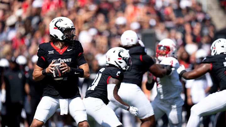 Cincinnati Bearcats quarterback Brendan Sorsby (2) looks to throw in the first quarter of the College Football game against the Houston Cougars at Nippert Stadium in Cincinnati on Saturday, Sept. 21, 2024.