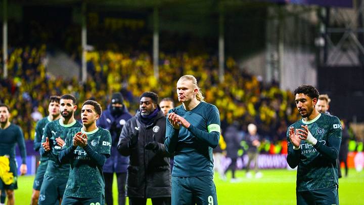 Los jugadores del Manchester City agradecieron a sus aficionados el esfuerzo de desplazarse hasta el Circulo Polar Ártico. Los jugadores del Manchester City agradecieron a sus aficionados el esfuerzo de desplazarse hasta el Circulo Polar Ártico.