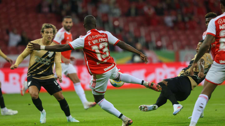 Enner Valencia foi vaiado quando de sua substituição