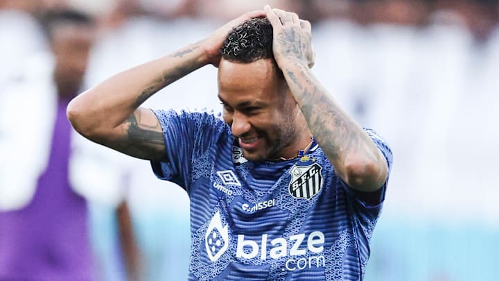 Neymar completou um mês de baixa no Santos
