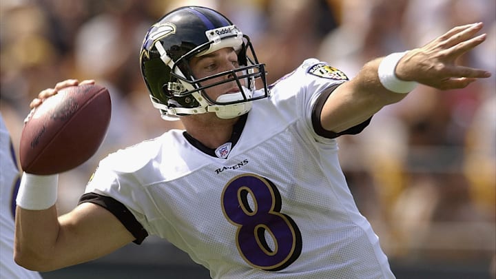 Kyle Boller throws a pass