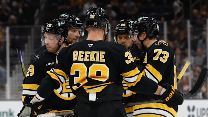 Chicago Blackhawks v Boston Bruins Chicago Blackhawks v Boston Bruins