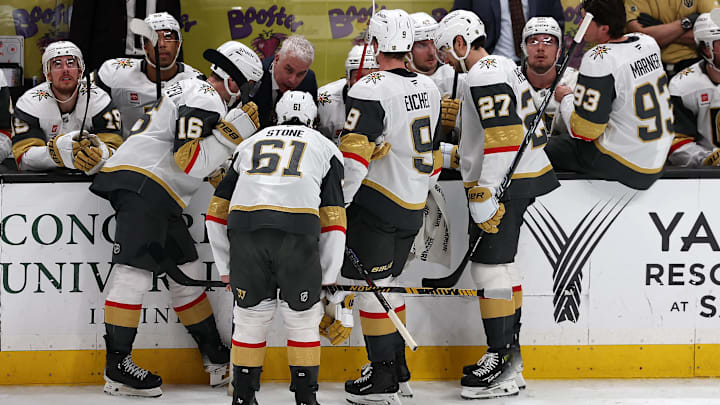 Feb 1, 2026; Anaheim, California, USA; Vegas Golden Knights head coach Bruce Cassidy talks with his team during a timeout in the third period against the Anaheim Ducks at Honda Center. Mandatory Credit: Kiyoshi Mio-Imagn Images Feb 1, 2026; Anaheim, California, USA; Vegas Golden Knights head coach Bruce Cassidy talks with his team during a timeout in the third period against the Anaheim Ducks at Honda Center. Mandatory Credit: Kiyoshi Mio-Imagn Images