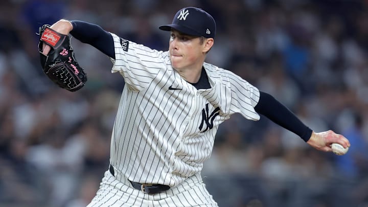 Sep 5, 2025; Bronx, New York, USA; New York Yankees relief pitcher Ryan Yarbrough (33) pitches against the Toronto Blue Jays during the seventh inning at Yankee Stadium. Mandatory Credit: Brad Penner-Imagn Images Sep 5, 2025; Bronx, New York, USA; New York Yankees relief pitcher Ryan Yarbrough (33) pitches against the Toronto Blue Jays during the seventh inning at Yankee Stadium. Mandatory Credit: Brad Penner-Imagn Images