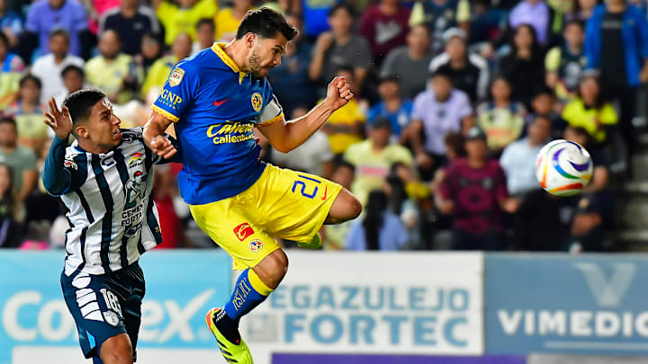 Pachuca's Jorge Berlanga can only watch as América captain Henry Martín heads home the tying goal just before halftime in the first leg of their Liga MX quarterfinal series.