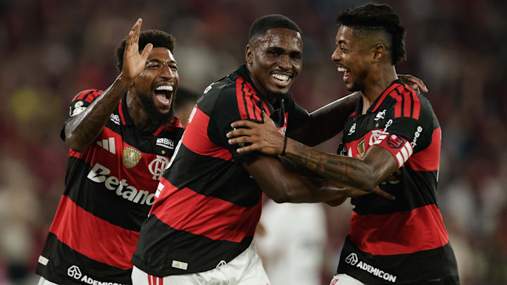 Evertton Araújo tem sido titular do Mengão