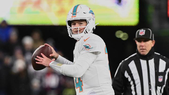 Jan 4, 2026; Foxborough, Massachusetts, USA; Miami Dolphins quarterback Quinn Ewers (14) looks to throw a pass against the New England Patriots during the first quarter at Gillette Stadium. Mandatory Credit: Brian Fluharty-Imagn Images Jan 4, 2026; Foxborough, Massachusetts, USA; Miami Dolphins quarterback Quinn Ewers (14) looks to throw a pass against the New England Patriots during the first quarter at Gillette Stadium. Mandatory Credit: Brian Fluharty-Imagn Images