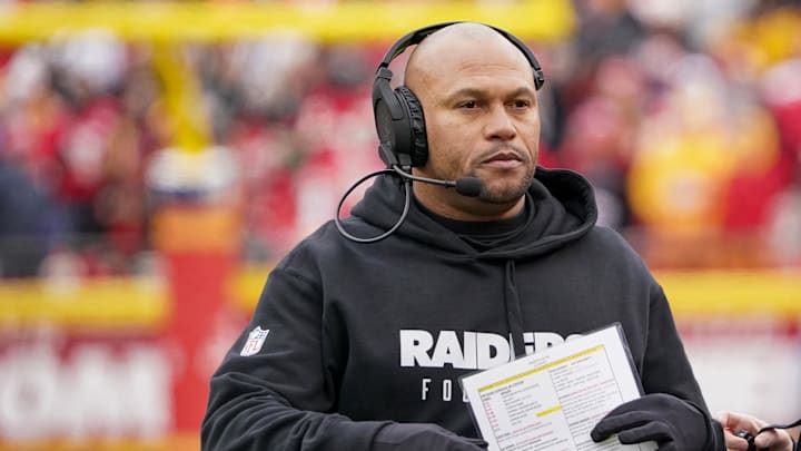 Las Vegas Raiders head coach Antonio Pierce.