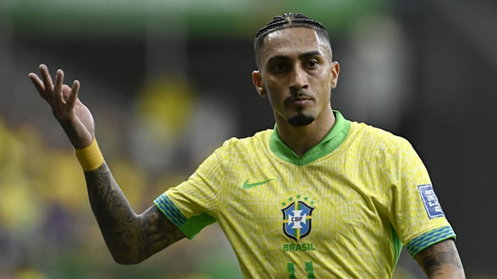 Raphinha s'est énervé à la fin du match contre l'Argentine. Raphinha s'est énervé à la fin du match contre l'Argentine.