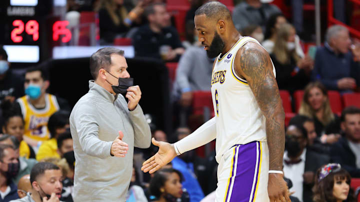 Frank Vogel es el entrenador de Los Angeles Lakers