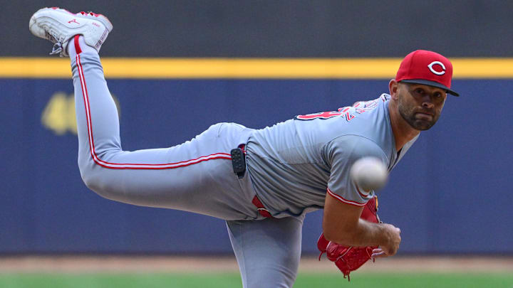 Aug 10, 2024; Milwaukee, Wisconsin, USA; Cincinnati Reds starting pitcher Nick Martinez (28) pitches against the Milwaukee Brewers in the first inning at American Family Field. Aug 10, 2024; Milwaukee, Wisconsin, USA; Cincinnati Reds starting pitcher Nick Martinez (28) pitches against the Milwaukee Brewers in the first inning at American Family Field.
