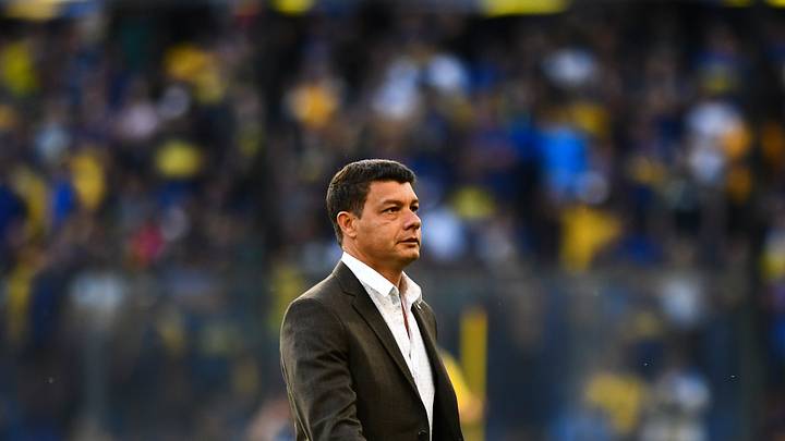 Sebastián Battaglia piensa el equipo para soñar con el pase a la Copa Libertadores.