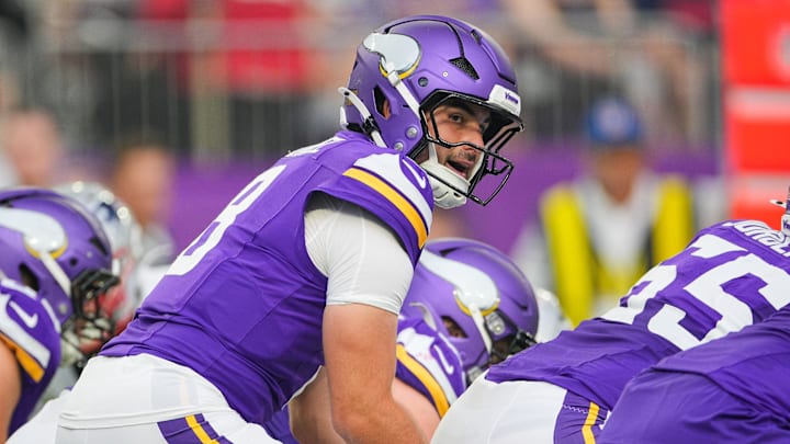 Aug 16, 2025; Minneapolis, Minnesota, USA; Minnesota Vikings quarterback Sam Howell (8) under center against the New England Patriots in the first quarter at U.S. Bank Stadium. Aug 16, 2025; Minneapolis, Minnesota, USA; Minnesota Vikings quarterback Sam Howell (8) under center against the New England Patriots in the first quarter at U.S. Bank Stadium.