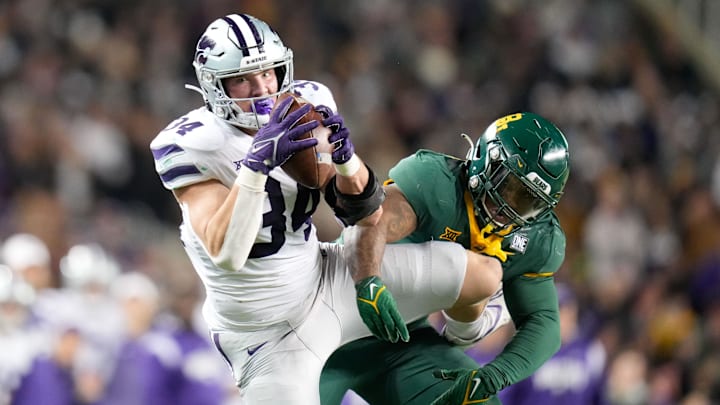 Nov 12, 2022; Waco, Texas, USA;  Kansas State Wildcats tight end Ben Sinnott (34) catches the ball against Baylor.
