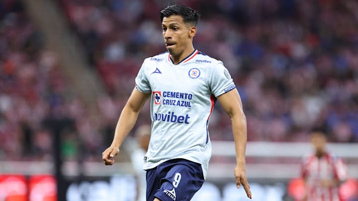 Ángel Sepúlveda abandonó el primer tiempo del Chivas vs Cruz Azul