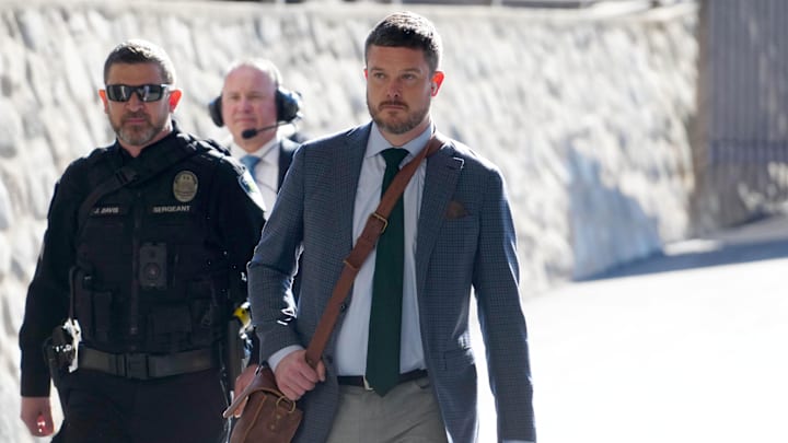Jan 1, 2025; Pasadena, California, USA; Oregon Ducks coach Dan Lanning arrives before the game against the Ohio State Buckeyes at Rose Bowl Stadium. Mandatory Credit: Kirby Lee-Imagn Images Jan 1, 2025; Pasadena, California, USA; Oregon Ducks coach Dan Lanning arrives before the game against the Ohio State Buckeyes at Rose Bowl Stadium. Mandatory Credit: Kirby Lee-Imagn Images