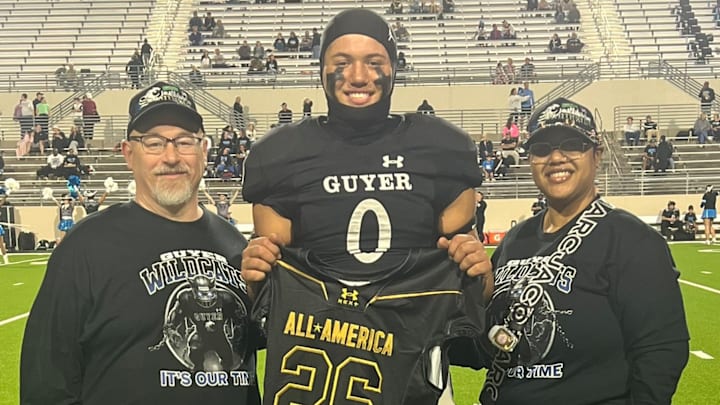 2027 defensive line prospect Zane Rowe