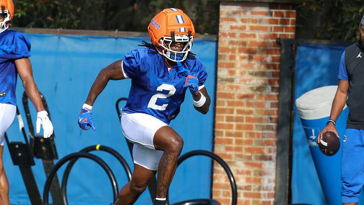 Florida Eric Singleton (2) works out with the offense during the first day of Florida Spring football practice at Heavener Football Center in Gainesville, FL on Tuesday, March 3, 2026. [Alan Youngblood/Gainesville Sun]