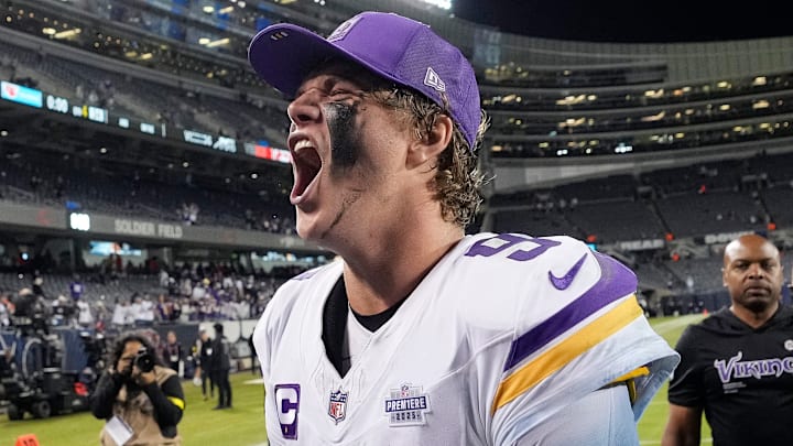Minnesota Vikings v Chicago Bears