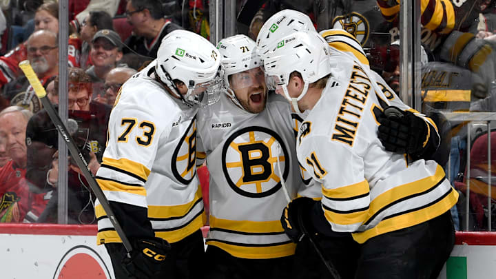 Boston Bruins v Chicago Blackhawks