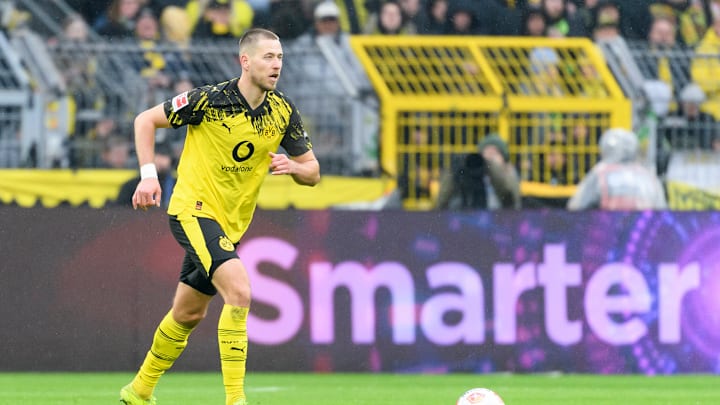 Borussia Dortmund v FC Augsburg - Bundesliga