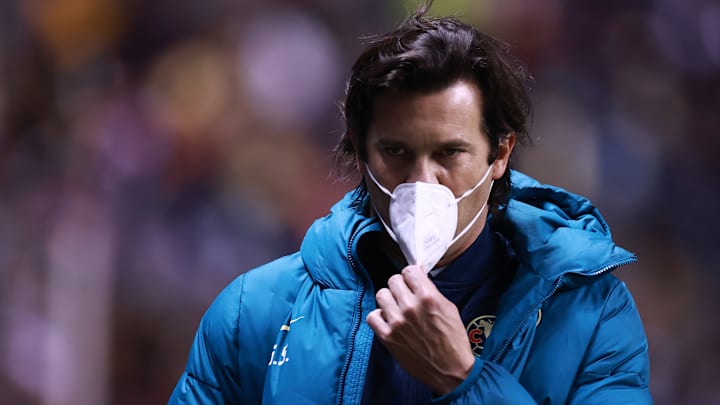 El entrenador Santiago Solari.