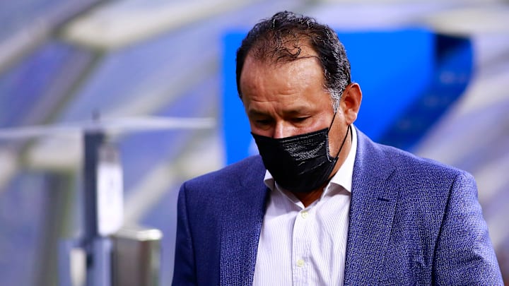 El entrenador Máximo Juan Reynoso.