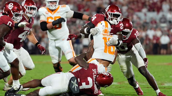 Oklahoma defensive back Robert Spears-Jennings, Tennessee running back DeSean Bishop