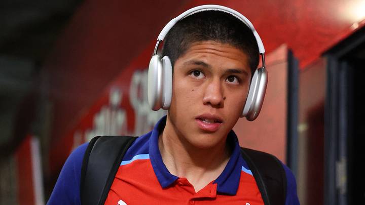 Leo Sepúlveda debutó frente a Juárez en la Jornada 6, sin embargo, fue expulsado a los cinco minutos por una entrada imprudente. Leo Sepúlveda debutó frente a Juárez en la Jornada 6, sin embargo, fue expulsado a los cinco minutos por una entrada imprudente.