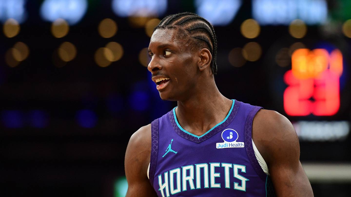 Moussa Diabaté's Reaction to NBA Hustle Award Says Everything About His Hornets Breakthrough