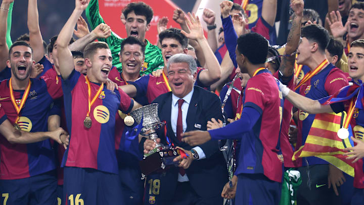 Barcelona goleou o Real Madrid na decisão da Supercopa