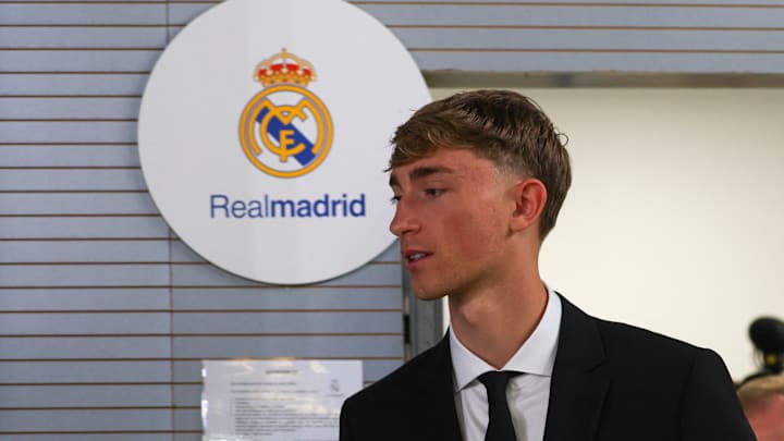 Huijsen chegou para o Real Madrid Huijsen chegou para o Real Madrid