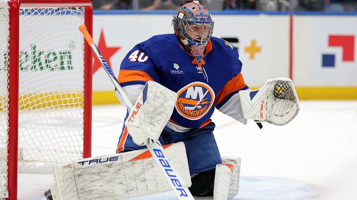 Oct 22, 2026; Elmont, New York, USA; New York Islanders goaltender Semyon Varlamov (40) tends net against the Los Angeles Kings during the first period at UBS Arena. Mandatory Credit: Brad Penner-Imagn Images Oct 22, 2026; Elmont, New York, USA; New York Islanders goaltender Semyon Varlamov (40) tends net against the Los Angeles Kings during the first period at UBS Arena. Mandatory Credit: Brad Penner-Imagn Images