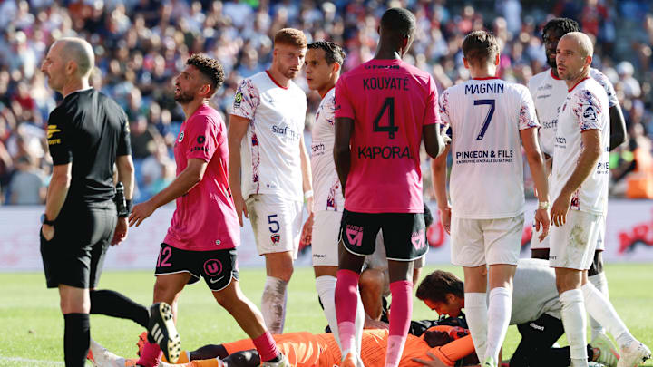 Les incidents avaient amené à la suspension de la rencontre