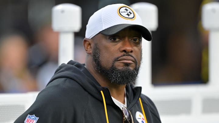 Nov 9, 2025; Inglewood, California, USA; Pittsburgh Steelers head coach Mike Tomlin looks on during warmups before the game against the Los Angeles Chargers at SoFi Stadium. Mandatory Credit: Jayne Kamin-Oncea-Imagn Images