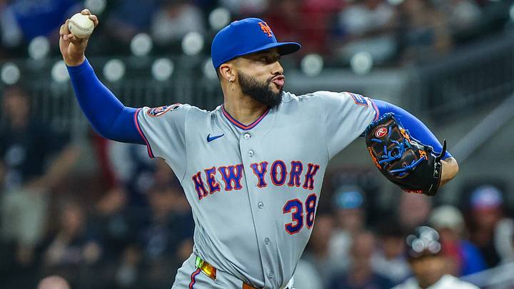 Jul 6, 2026; Cumberland, Georgia, USA; New York Mets pitcher Devin Williams (38) pitches the ball against the Atlanta Braves during the ninth inning at Truist Park. Mandatory Credit: Jordan Godfree-Imagn Images