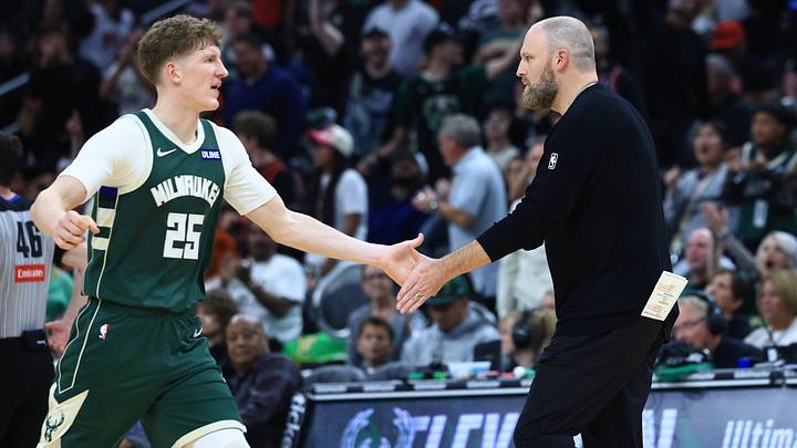 Oct 23, 2026; Milwaukee, WI, USA; Milwaukee Bucks head coach Taylor Jenkins high fives guard Kasparas Jakucionis (25) during a timeout against the Chicago Bulls in the fourth quarter at Fiserv Forum. Mandatory Credit: Brad Repplinger-Imagn Images Oct 23, 2026; Milwaukee, WI, USA; Milwaukee Bucks head coach Taylor Jenkins high fives guard Kasparas Jakucionis (25) during a timeout against the Chicago Bulls in the fourth quarter at Fiserv Forum. Mandatory Credit: Brad Repplinger-Imagn Images