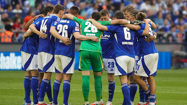 Schalke 04 steht vor einem XXL-Umbruch Schalke 04 steht vor einem XXL-Umbruch