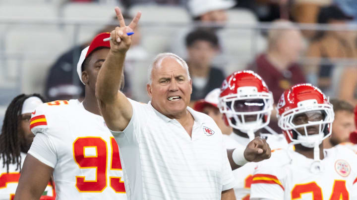 Aug 9, 2025; Glendale, Arizona, USA; Kansas City Chiefs special teams coordinator Dave Toub against the Arizona Cardinals during a preseason NFL game at State Farm Stadium. Mandatory Credit: Mark J. Rebilas-Imagn Images